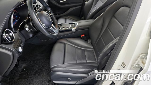 Mercedes-Benz GLC-Class GLC300e 4MATIC