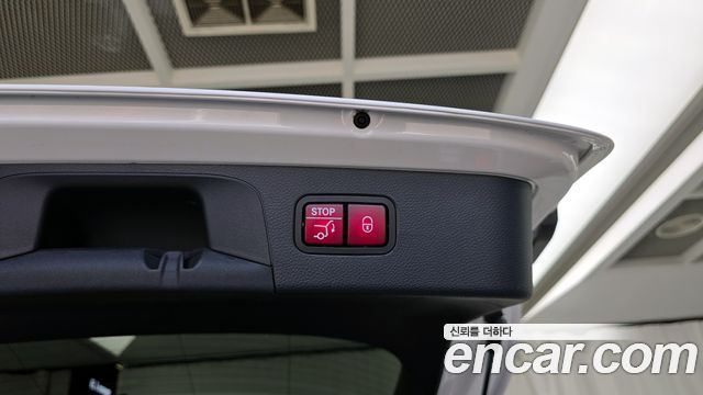 Mercedes-Benz GLC-Class GLC300e 4MATIC