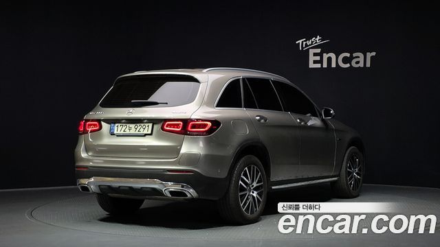 Mercedes-Benz GLC-Class GLC300e 4MATIC