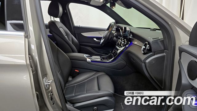 Mercedes-Benz GLC-Class GLC300e 4MATIC