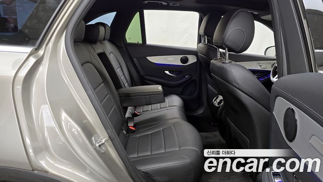 Mercedes-Benz GLC-Class GLC300e 4MATIC