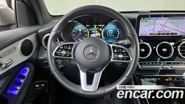 Mercedes-Benz GLC-Class GLC300e 4MATIC