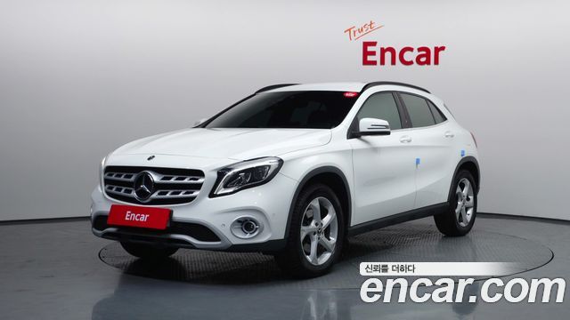 Mercedes-Benz GLA-Class GLA220