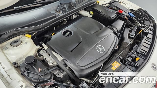 Mercedes-Benz GLA-Class GLA220
