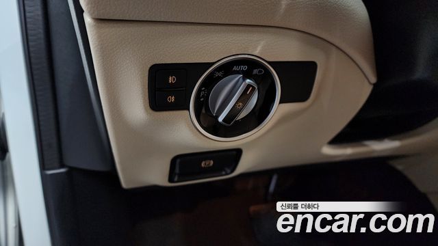Mercedes-Benz GLA-Class GLA220