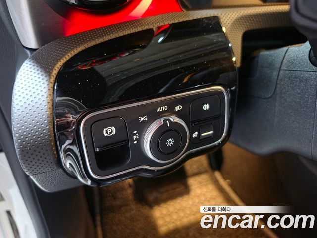Mercedes-Benz CLA-Class CLA250 4MATIC