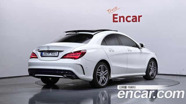 Mercedes-Benz CLA-Class CLA220 AMG Line