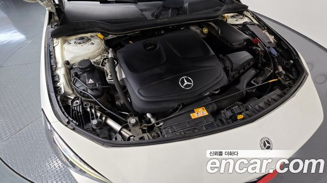 Mercedes-Benz CLA-Class CLA220 AMG Line