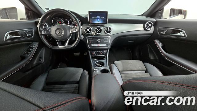 Mercedes-Benz CLA-Class CLA220 AMG Line