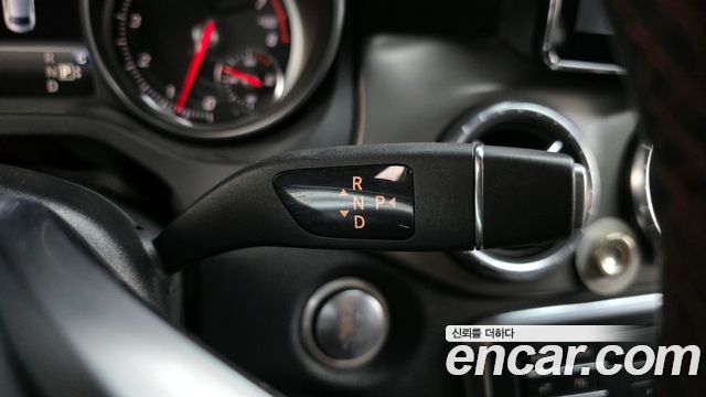 Mercedes-Benz CLA-Class CLA220 AMG Line