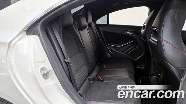 Mercedes-Benz CLA-Class CLA220 AMG Line