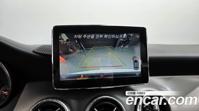 Mercedes-Benz CLA-Class CLA220 AMG Line