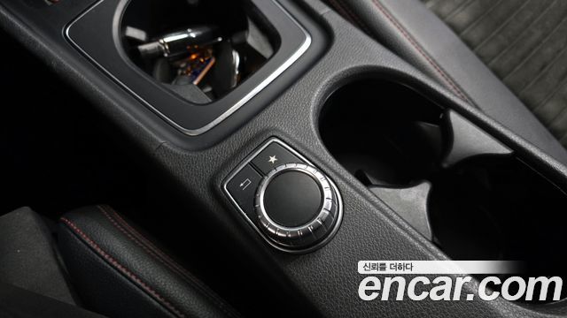 Mercedes-Benz CLA-Class CLA220 AMG Line