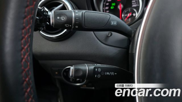 Mercedes-Benz CLA-Class CLA220 AMG Line