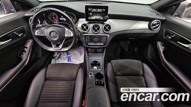 Mercedes-Benz CLA-Class CLA220 AMG Line