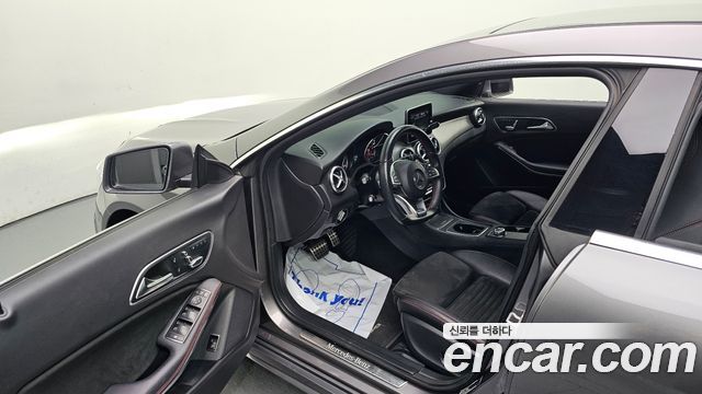 Mercedes-Benz CLA-Class CLA220 AMG Line