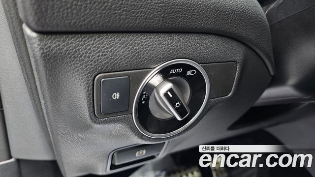 Mercedes-Benz CLA-Class CLA220 AMG Line