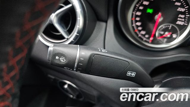 Mercedes-Benz CLA-Class CLA220 AMG Line