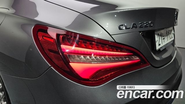 Mercedes-Benz CLA-Class CLA220 AMG Line