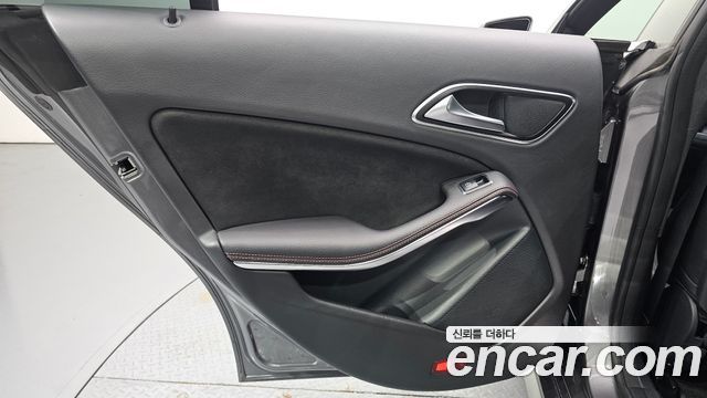 Mercedes-Benz CLA-Class CLA220 AMG Line