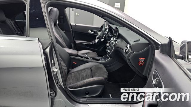 Mercedes-Benz CLA-Class CLA220 AMG Line