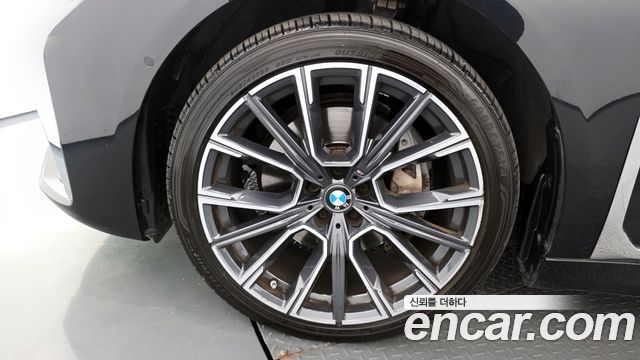 BMW 7-Series 740Li xDrive M Sport Package