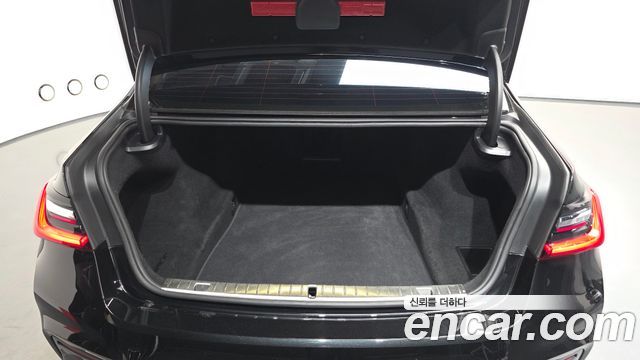 BMW 7-Series 740Li xDrive M Sport Package