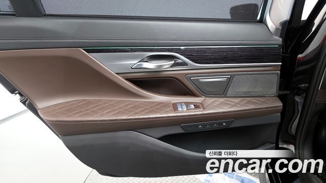 BMW 7-Series 740Li xDrive M Sport Package