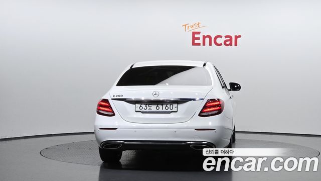 Mercedes-Benz E-Class E200 Avantgarde