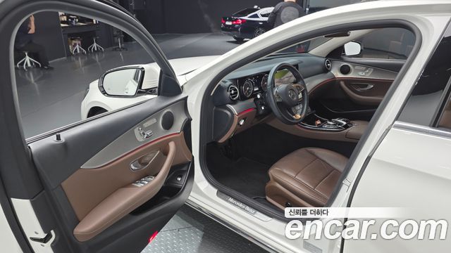 Mercedes-Benz E-Class E200 Avantgarde