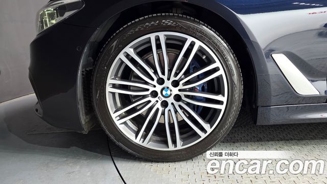 BMW 5-Series 530i M Sport Package Plus