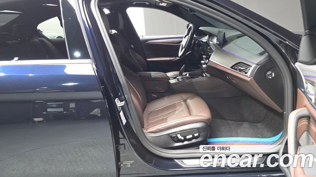 BMW 5-Series 530i M Sport Package Plus