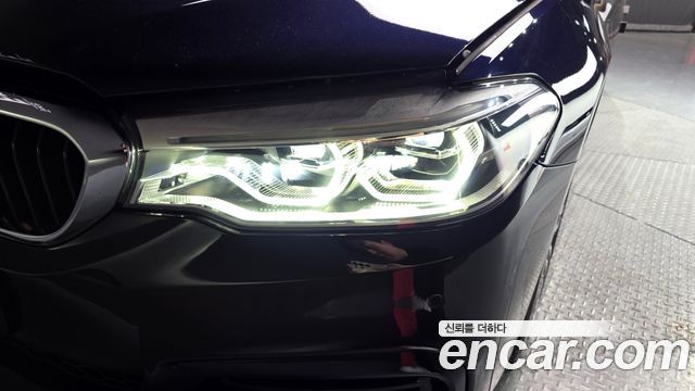 BMW 5-Series 530i M Sport Package Plus