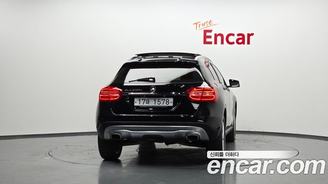 Mercedes-Benz GLA-Class GLA200 d