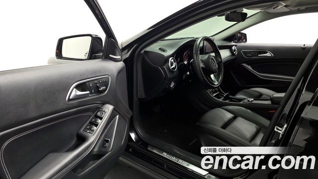 Mercedes-Benz GLA-Class GLA200 d