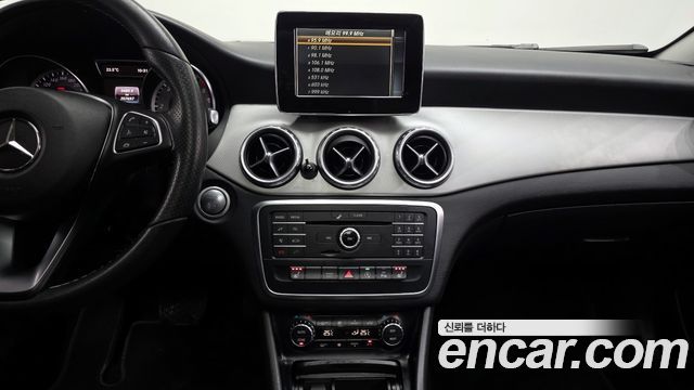 Mercedes-Benz GLA-Class GLA200 d