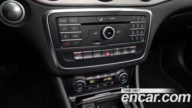 Mercedes-Benz GLA-Class GLA200 d