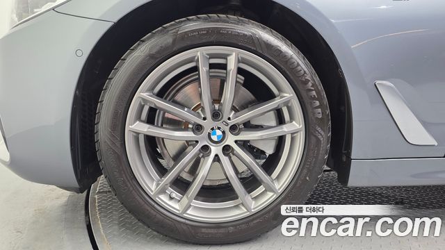 BMW 5-Series 520d M Sport package