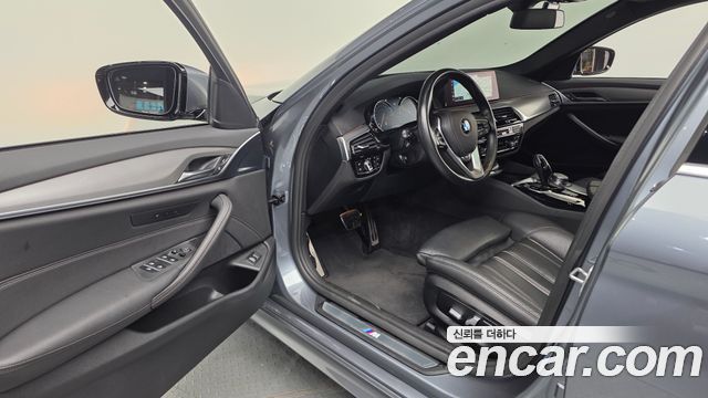 BMW 5-Series 520d M Sport package