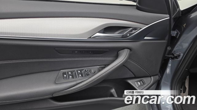 BMW 5-Series 520d M Sport package
