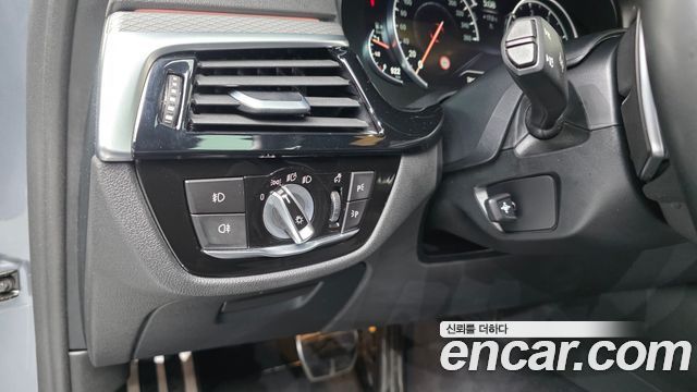 BMW 5-Series 520d M Sport package