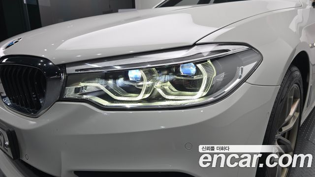 BMW 5-Series 530i xDrive M Sport Package Plus