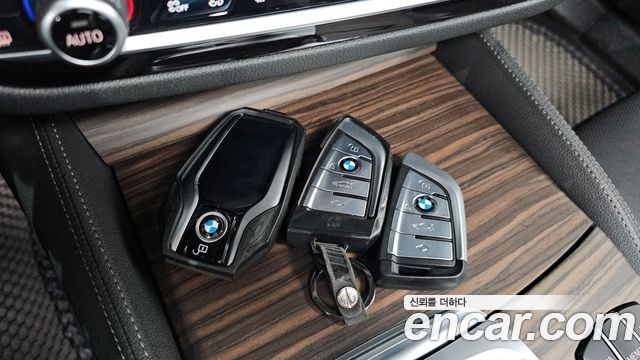 BMW 5-Series 530i xDrive M Sport Package Plus