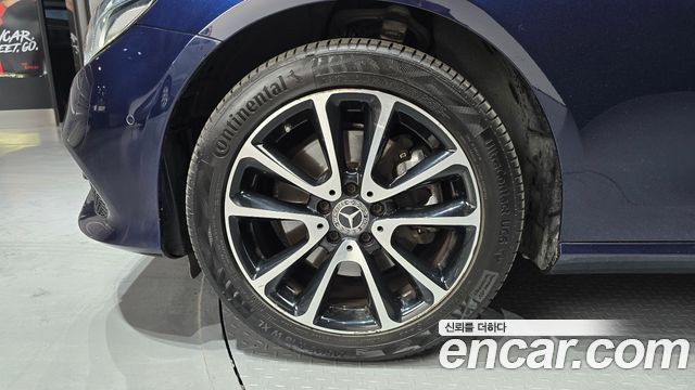 Mercedes-Benz E-Class E220d 4MATIC Avantgarde