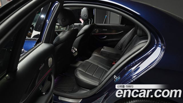 Mercedes-Benz E-Class E220d 4MATIC Avantgarde