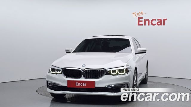 BMW 5-Series 520i Luxury