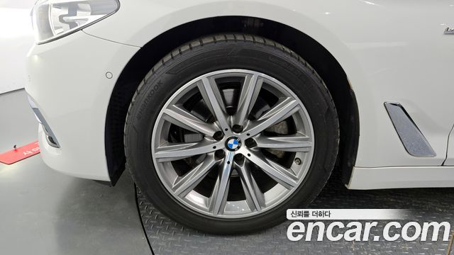 BMW 5-Series 520i Luxury