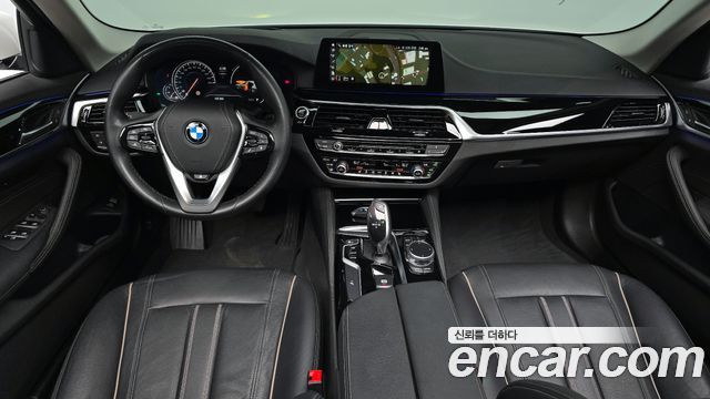 BMW 5-Series 520i Luxury