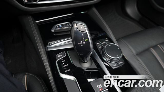 BMW 5-Series 520i Luxury