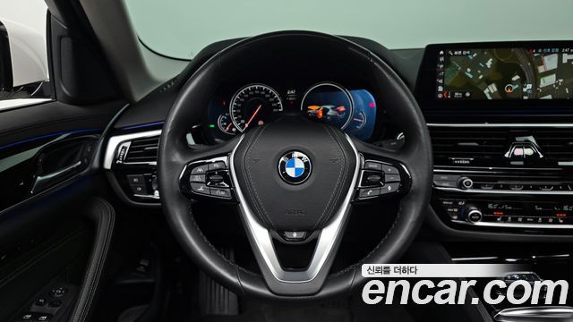 BMW 5-Series 520i Luxury